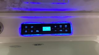 Гидромассажная ванна Frank F161 пристенная 1600х850х600