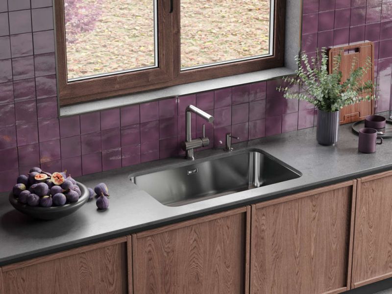 Мойка кухонная Omoikiri Omi 76-U/I IN сталь